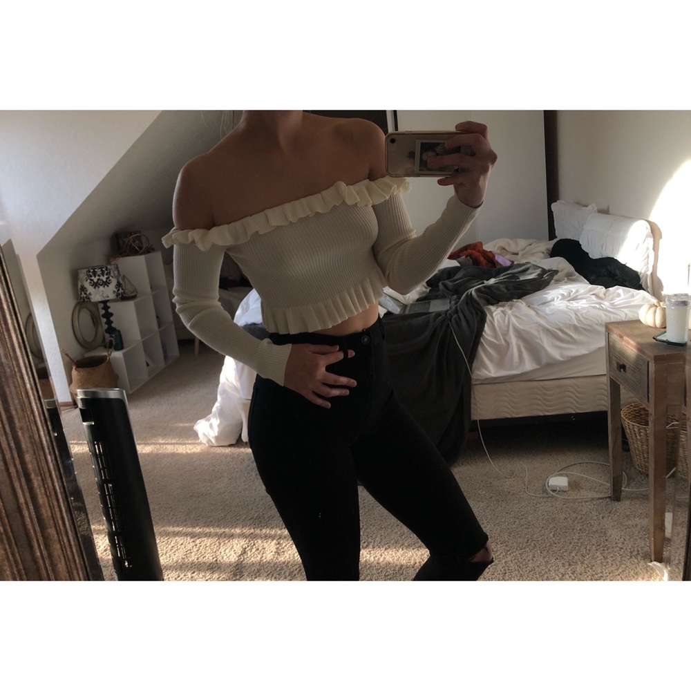 Off the shoulder frill top